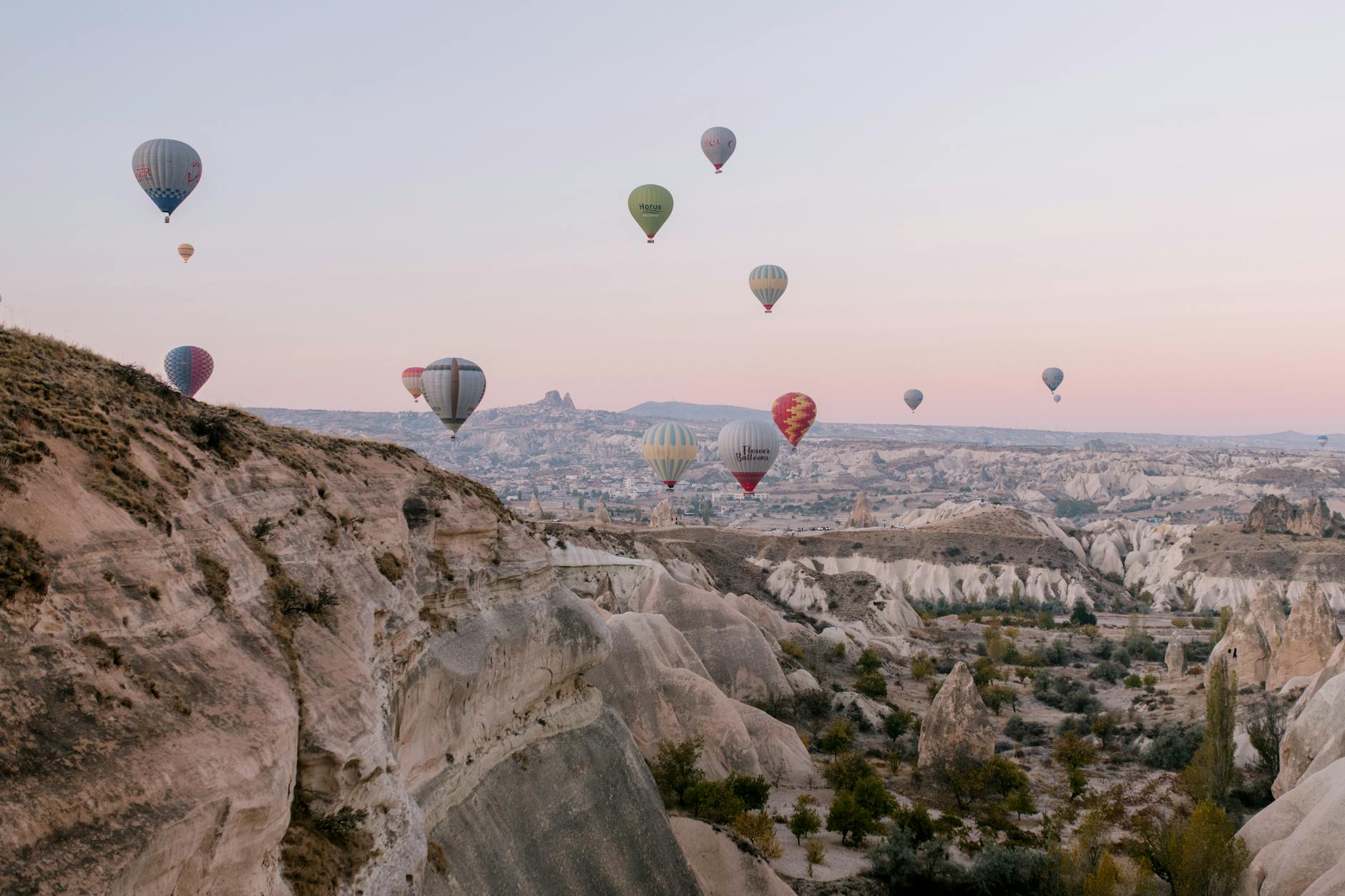 Kapadokya Balon Turu Fiyatları 2026 — En Güncel Rehber