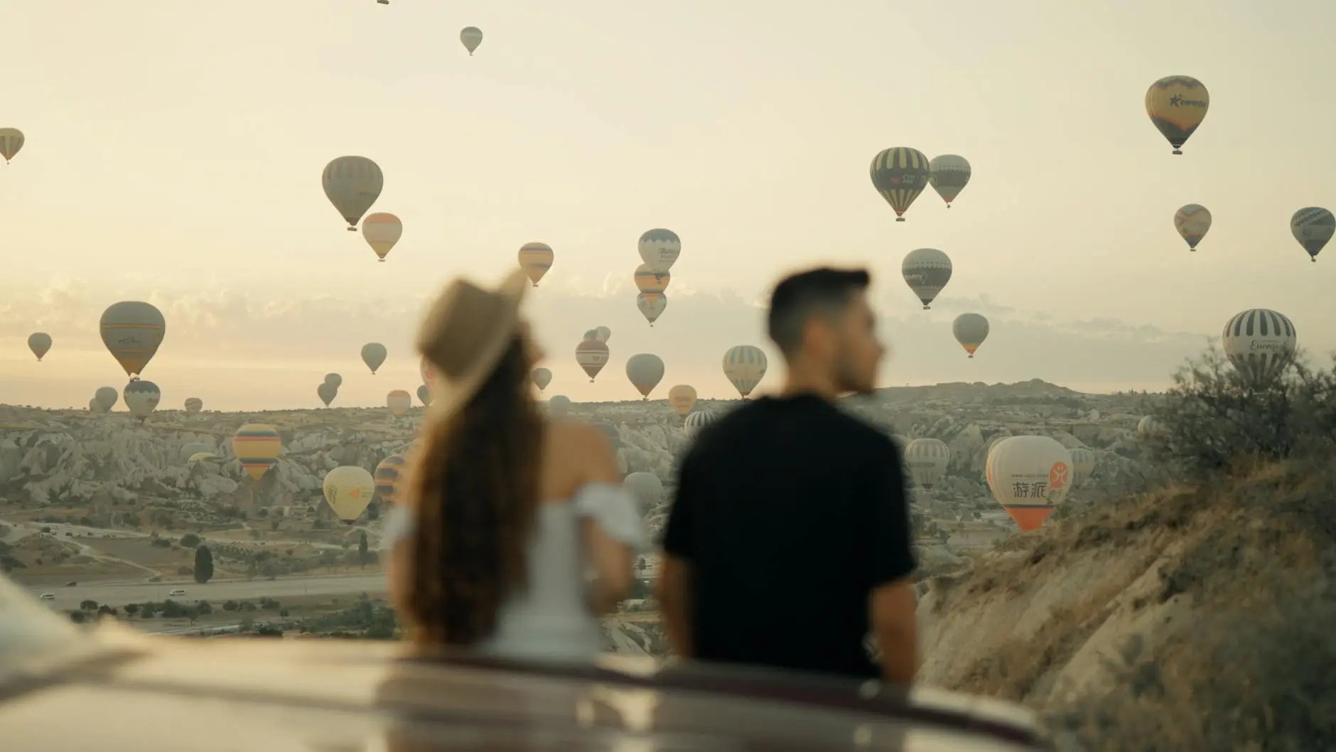 Kapadokya'nın En İyi 15 Fotoğraf Noktası — Çekim Saati, Yön ve Lens Rehberi 2026